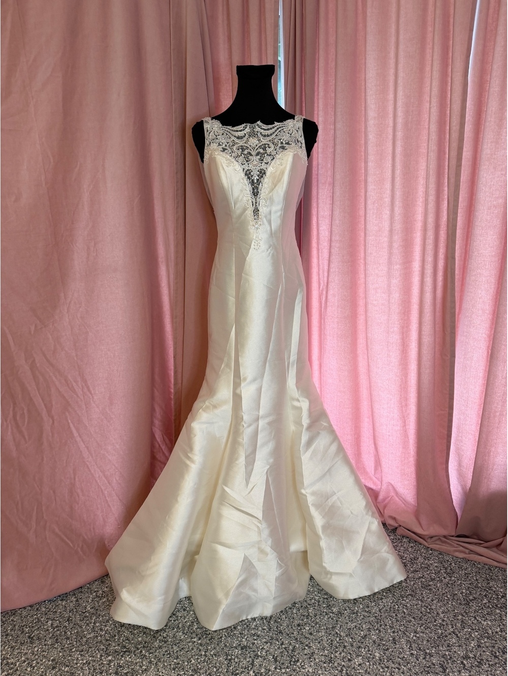 Elegant Ivory Satin Lace Back Mermaid Wedding Dress
